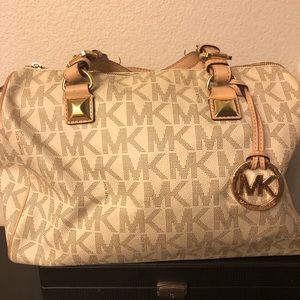 Michael Kors big shoulder bag